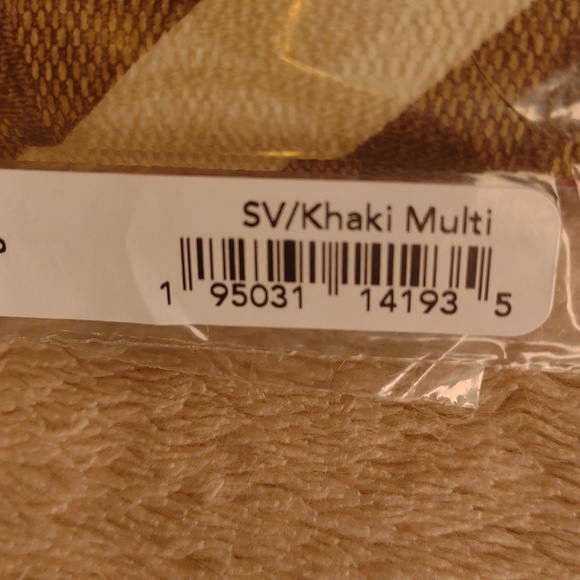 COACH,🇺🇲 Large Corner Zip in Signature Canvas with Diagonal Stripes - Picture 8 of 10